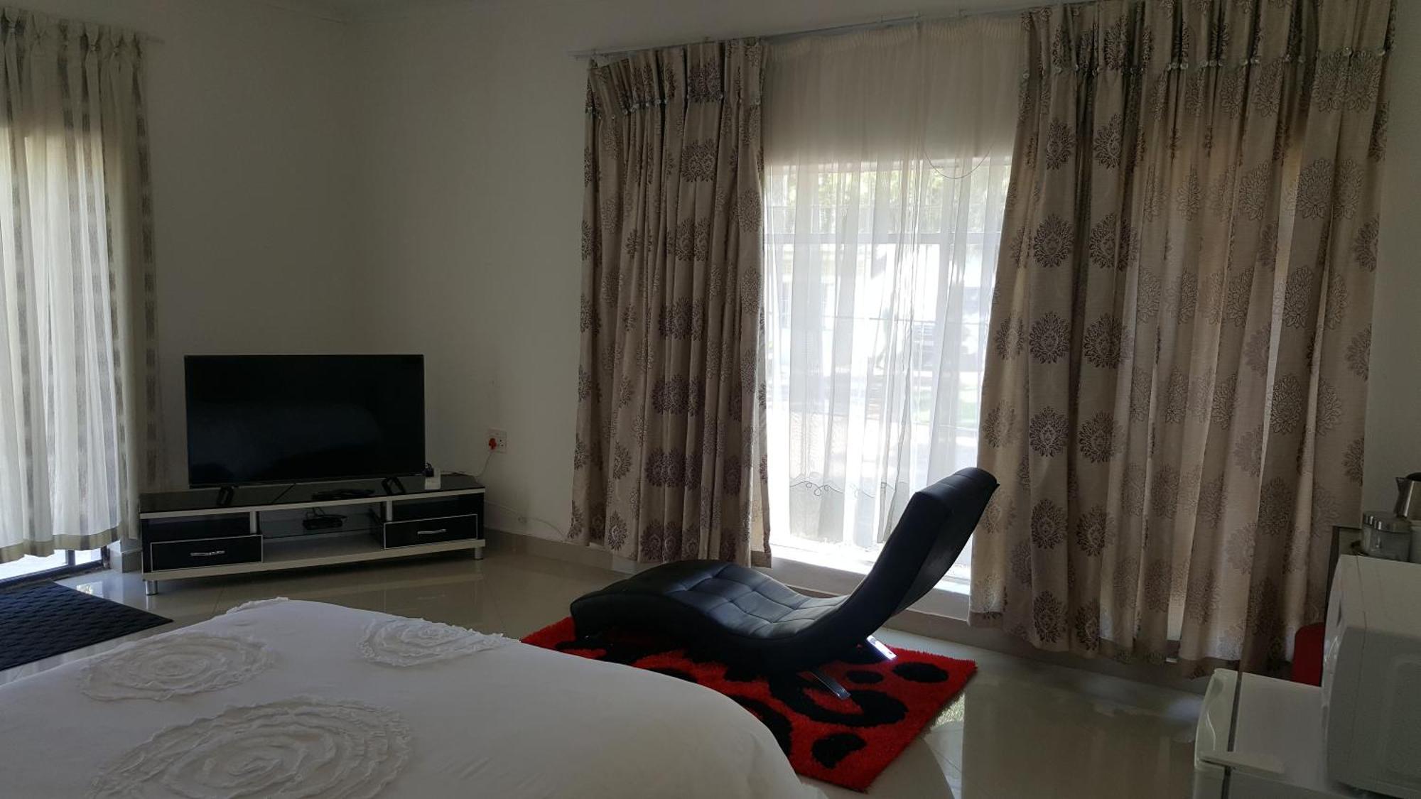 Simbasun Cottages Midrand Buitenkant foto