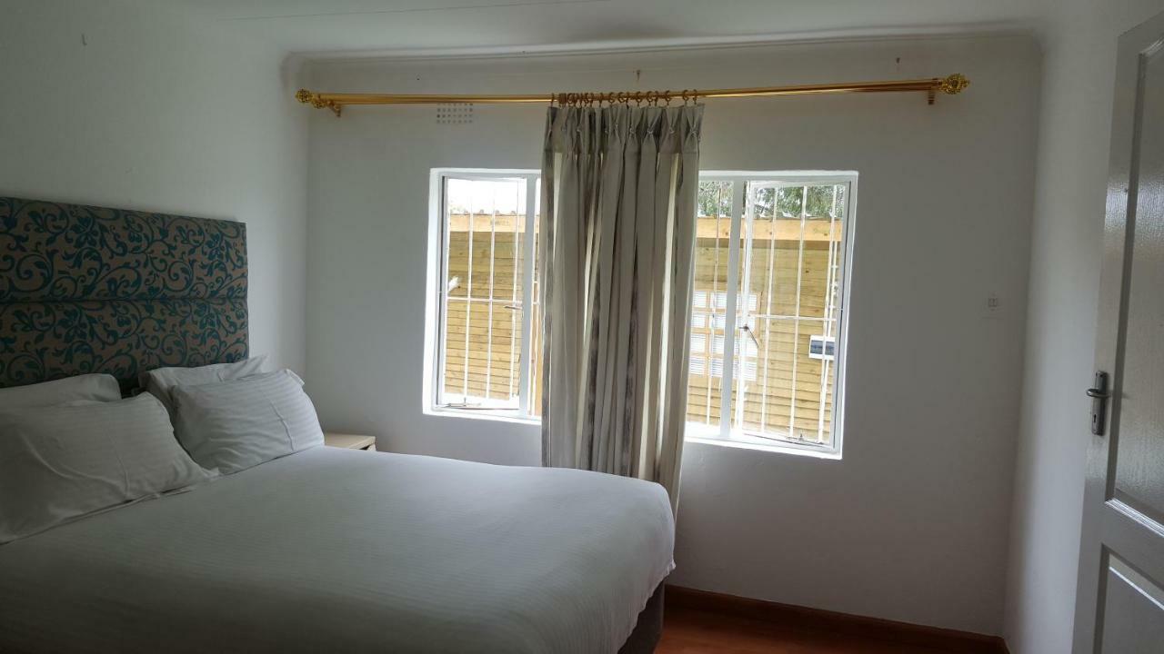 Simbasun Cottages Midrand Buitenkant foto