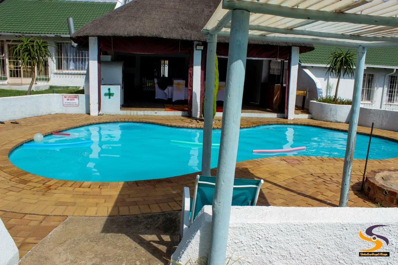 Simbasun Cottages Midrand Buitenkant foto
