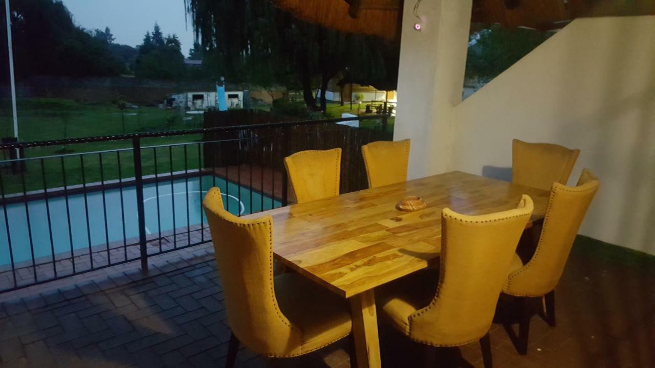 Simbasun Cottages Midrand Buitenkant foto