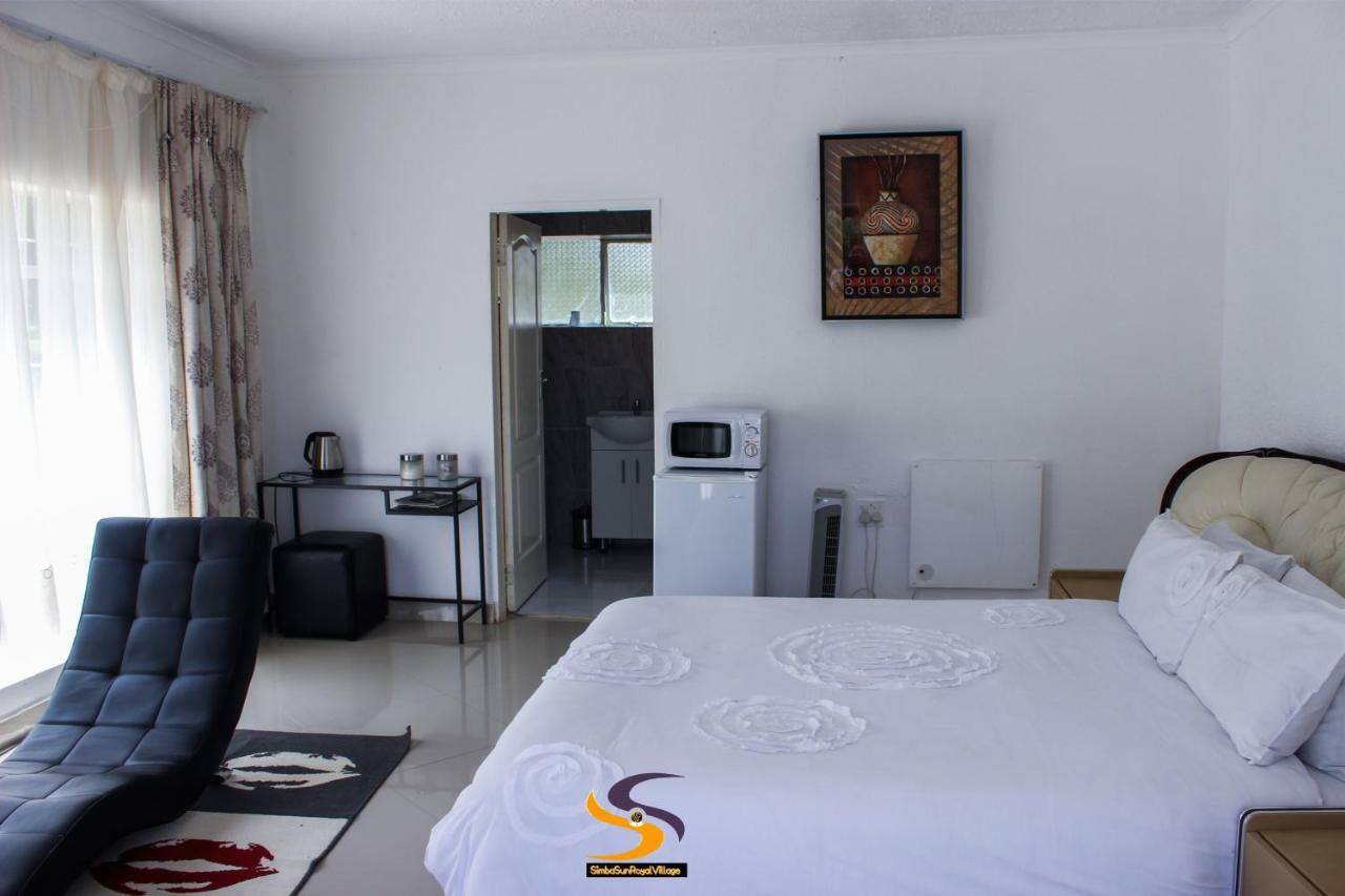Simbasun Cottages Midrand Buitenkant foto