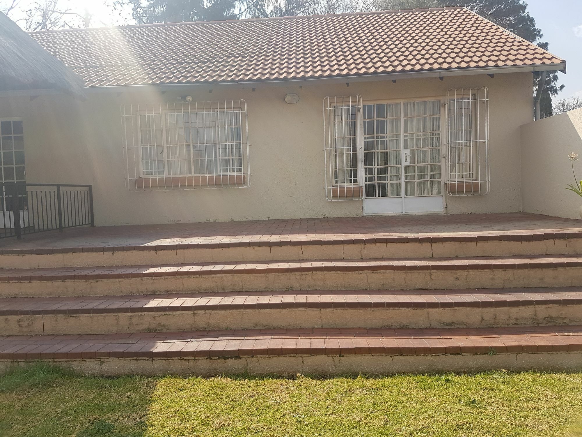 Simbasun Cottages Midrand Buitenkant foto