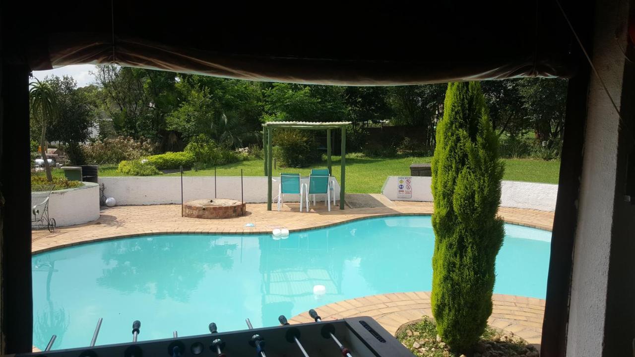 Simbasun Cottages Midrand Buitenkant foto