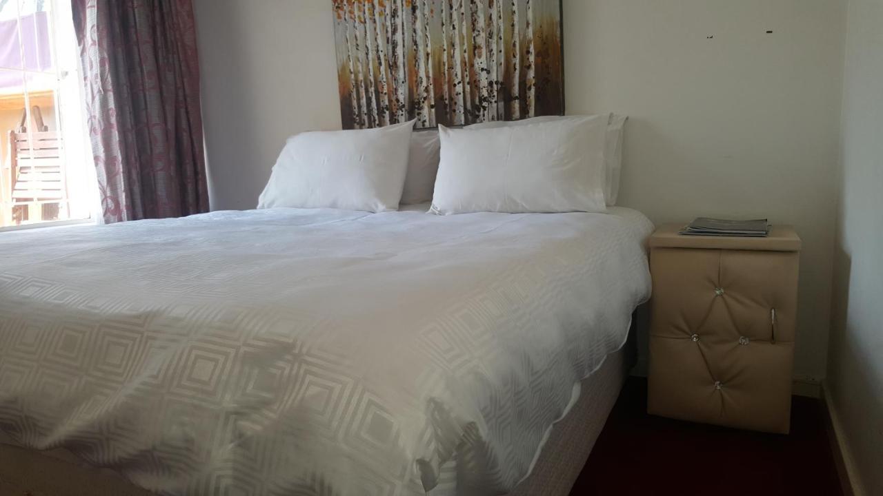 Simbasun Cottages Midrand Buitenkant foto